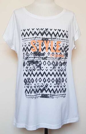 176.Blue Seven wit t-shirt met zwarte en oranje print mt. 176