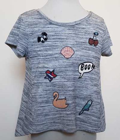 092.H & M grijs a-lijn shirt met printjes mt. 92