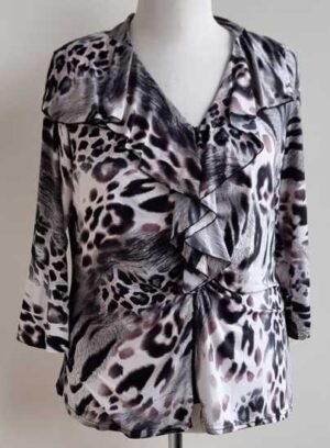 Soepelvallend roomwit shirt met dieren print mt. L/XL