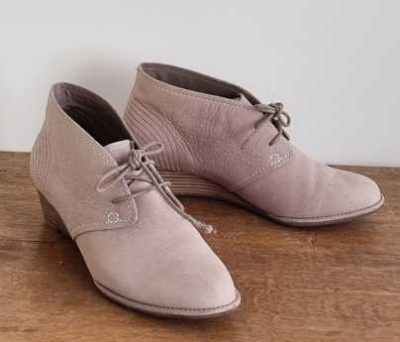 Clarks beige veterschoentje mt. 38,5 (5,5)