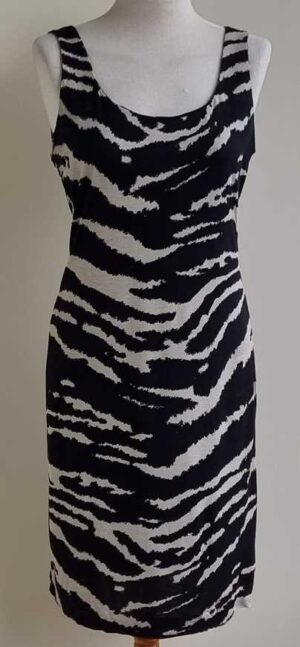 MNG Suit zwart jurkje met beige prints mt. M