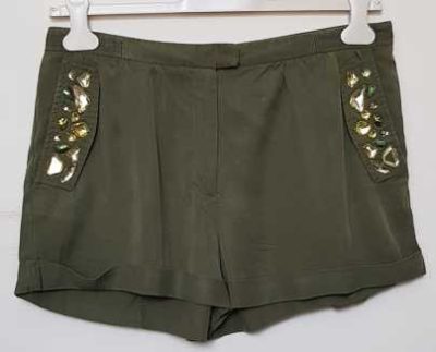 H & M soepelvallende groene short mt. 40