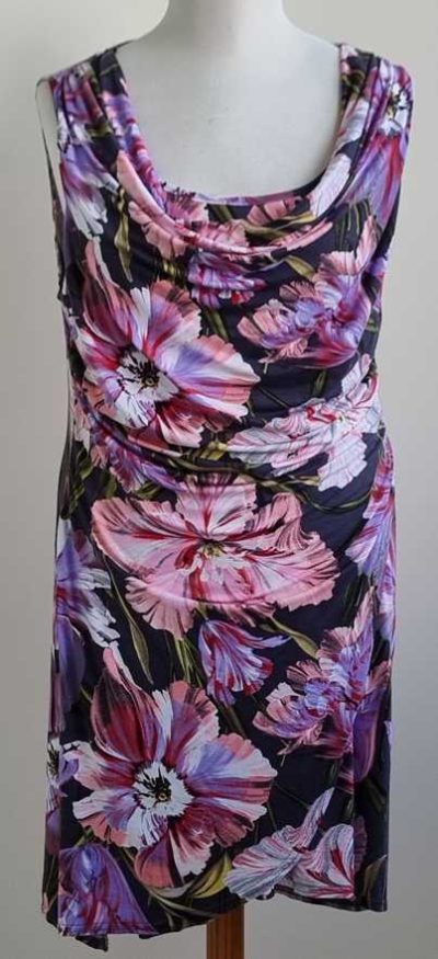 Promiss grijs jurkje met bloemen prints mt. XL