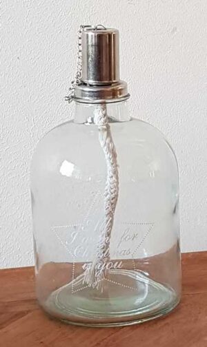 Glazen olielamp voor de kerst