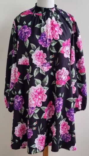Shein Curve zwarte jurk met rozen print mt. 52 (4XL)