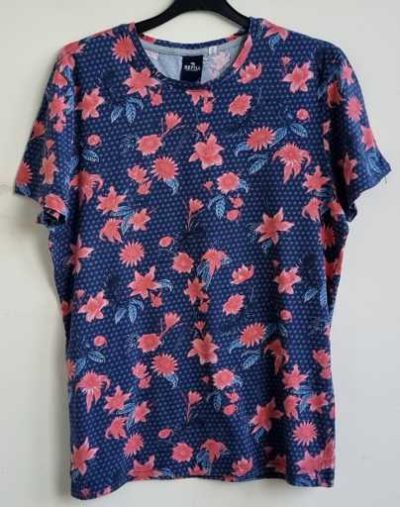 Refill blauw t-shirt met roze bloemen print mt. M