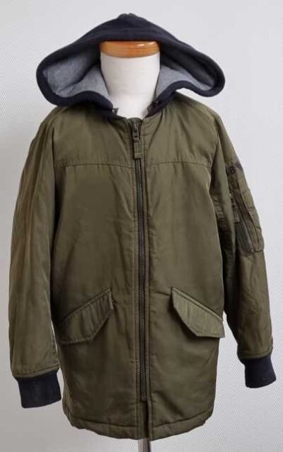 122.Abercrombie legergroene jas mt. 122/128
