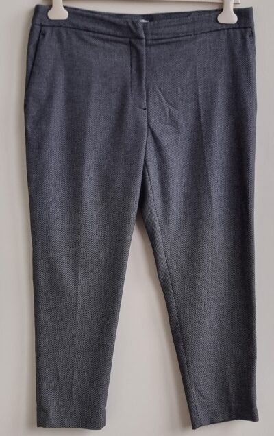 H&M zwarte broek met wit werkje mt. 44