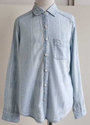 122.Abercrombie lichtblauw overhemd met print mt. 122/128