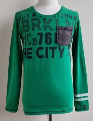 146.Quapi groen shirt met print en zakje mt. 146/152