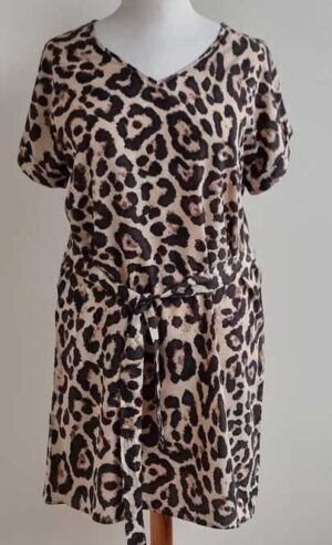 Shein beige jurkje met dieren print mt. L