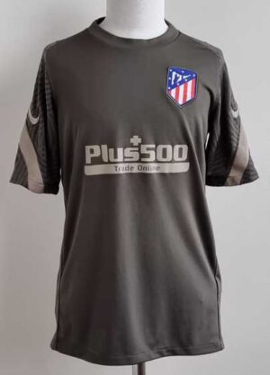 146.Nike groen t-shirt met print label en print mt. 147/158
