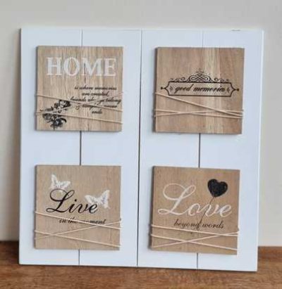 Houten memobord met houten plankjes