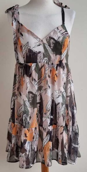 Trendyol gekleurd jurkje mt. 38