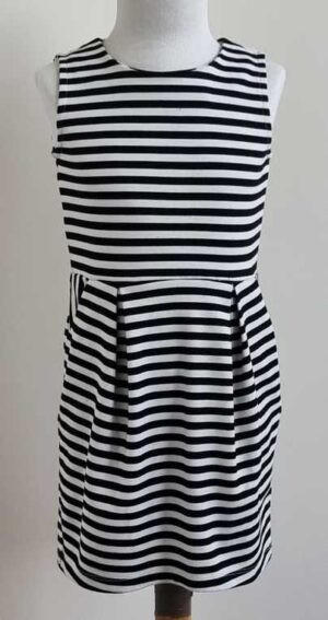 098.H & M zwart/wit gestreept jurkje met. 98/104
