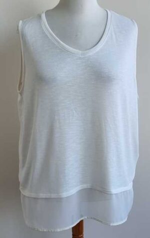 Yessica roomwitte top met dubbel look mt. XL