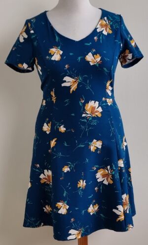 Lola & Liza blauwe jurk met bloemen prints mt. 42