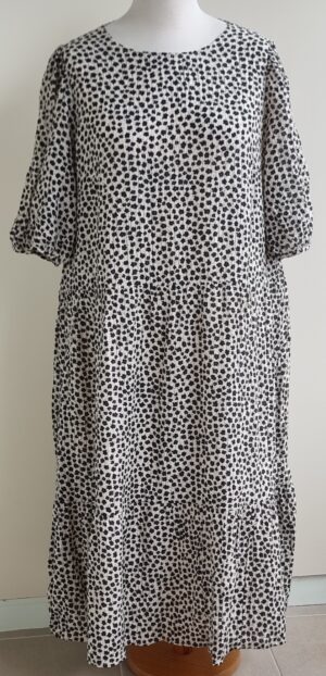 H&M ecru langere jurk met zwarte bloemetjes mt. XL