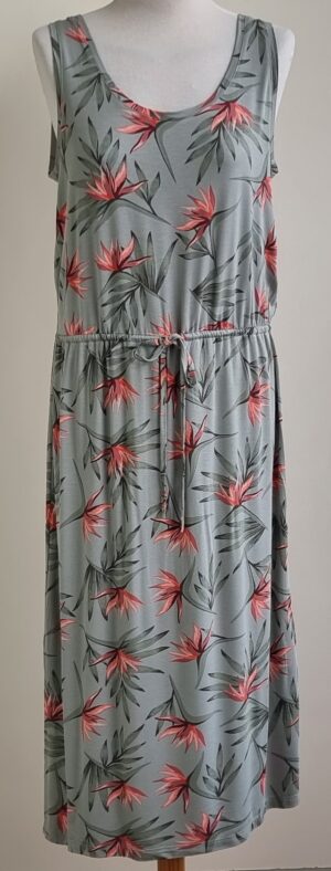 Hema groen  jurkje met bladeren/bloemen print mt. M