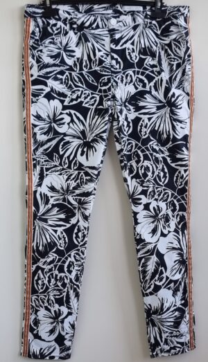 Miss Etam stretchy broek mt. 42