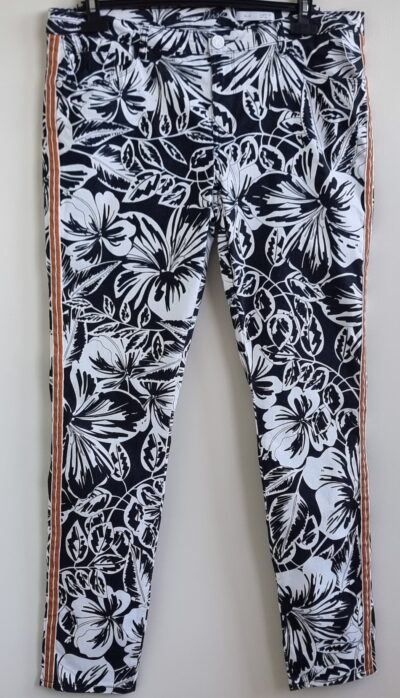 Miss Etam stretchy broek mt. 42