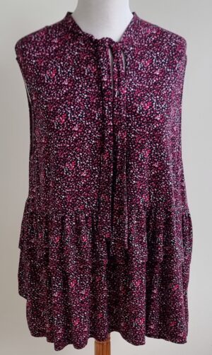 Bodyflirt zwarte top met rood/roze printjes mt. 48/50