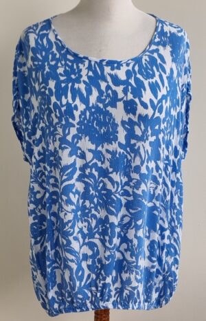 Kaffe Curve blauw/witte blouse mt. 46
