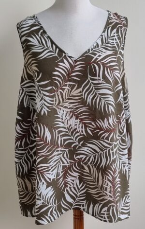 Only Carmakoma groene top met bladeren print mt. 54