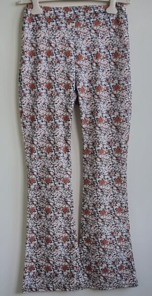 Made in Italy roomwitte broek met print mt. M/L