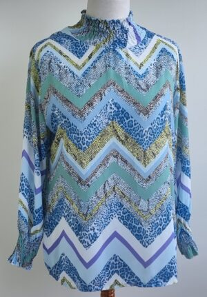 Blouse met zigzag print in blauwtinten mt. XL