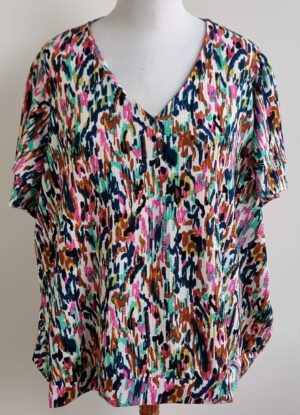 MS Mode beige shirt met gekleurde prints mt. 54 (3XL)