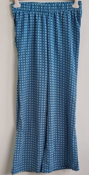 Only (Studio) lichtblauwe broek met wijde pijpen en print mt. L