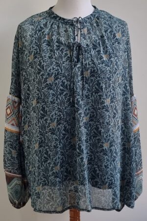 Yesta groene blouse met print en top mt. 52 (3) NIEUW