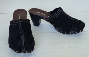 Tamaris zwarte suede leren klompjes mt. 40