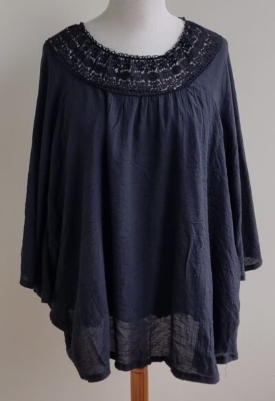 Zhenzi zwarte blouse met kant mt. 50/52 (L)