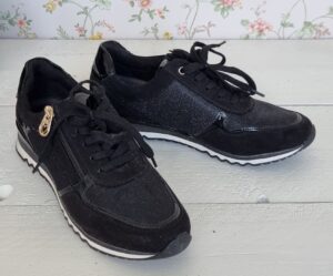 Marco Tozzi zwarte sneakers  mt. 40
