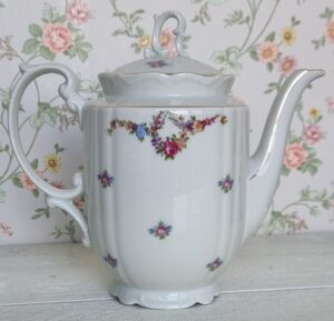 Marie Veroniques brocante theepot