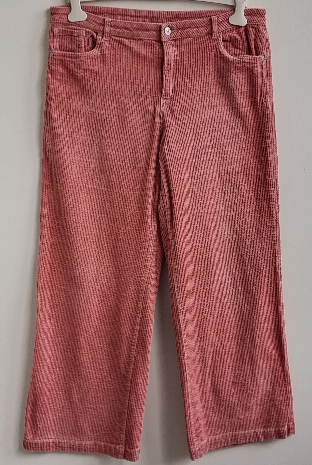 C & A roze ribbroek met wijde pijpen mt. 46