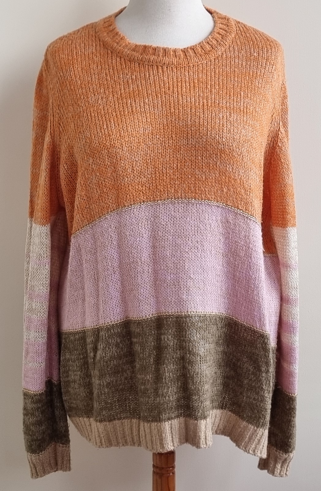 Zhenzi gekleurde trui met glimmertje mt. 54 (XL)