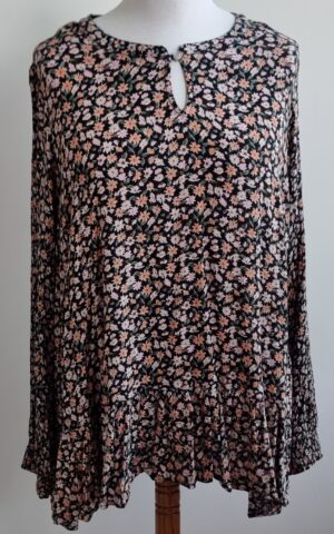 Zhenzi zwarte blouse met bloemetjes mt. 50/52 (L)