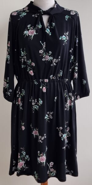 H&M zwart jurkje met bloemen prints mt. M