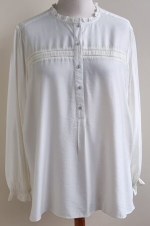 Yesta ecru blouse met roeseltje mt. 52 (3) NIEUW
