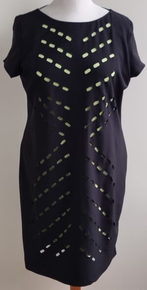 Donna Dura zwarte jurk met groen mt. 44