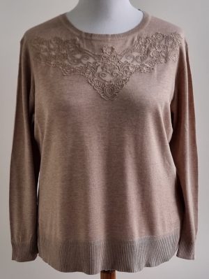 Mayerline beige trui met kant mt. 42 (1L)