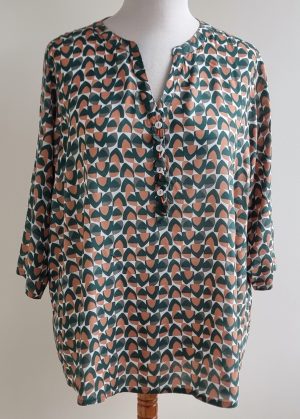 Paprika witte blouse met groen/bruine print mt. 52 (6)