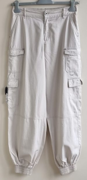 Only creme cargo broek mt. S