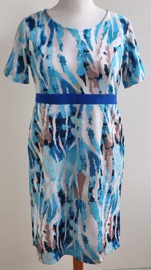 Kapomoda beige jurk met blauw/bruine prints mt. XL