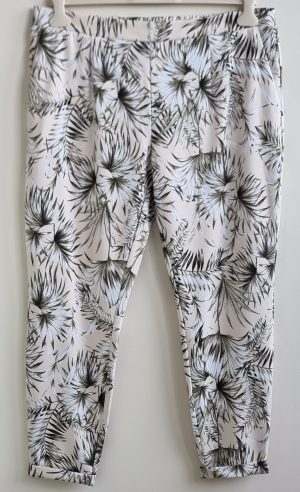 Fransa zachtbeige broek met bladeren print mt. XXL