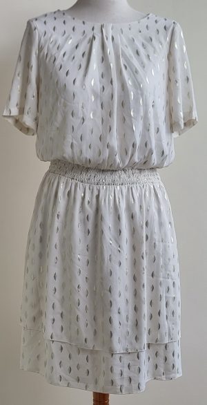 Object creme jurkje met gouden printjes mt. 38