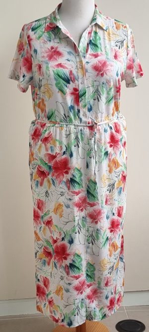 She Goes Lala roomwitte langere jurk  met prints  mt. 40